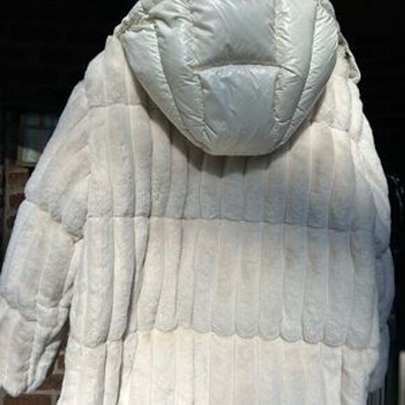Women's Moncler White faux fur detachable hood down jacket size 3 NWT - Picture 5 of 16